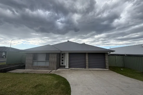 9 Adele Close, Nowra, NSW 2541