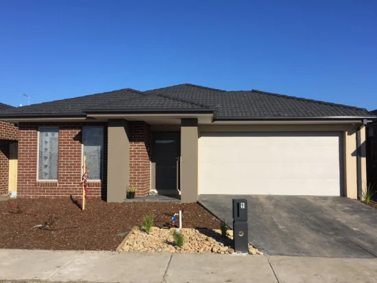 9 Bendigo Ct, Cranbourne, Vic 3977