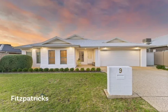 9 Billabong Crescent, Gobbagombalin, NSW 2650