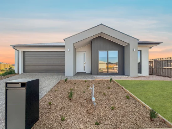 9 Bluestar Grove, Thornhill Park, Vic 3335