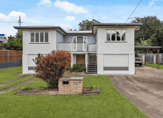 9 Bringelly Street, Arana Hills, Qld 4054 - For Rent