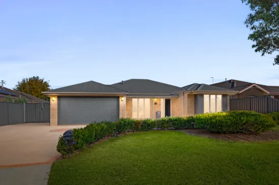 9 Burrumbeet Court, Manor Lakes, Vic 3024