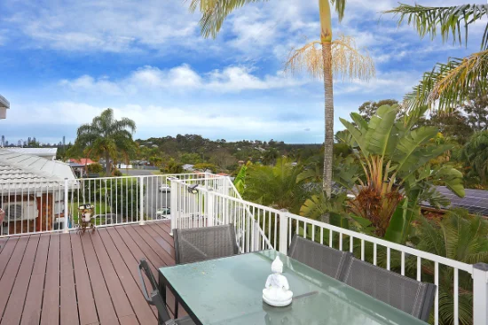 9 Cambridge Court, Carrara, Qld 4211