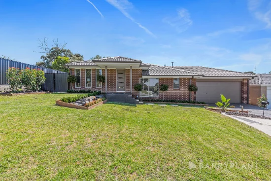 9  Carey Crescent, Pakenham, Vic 3810 - For Rent