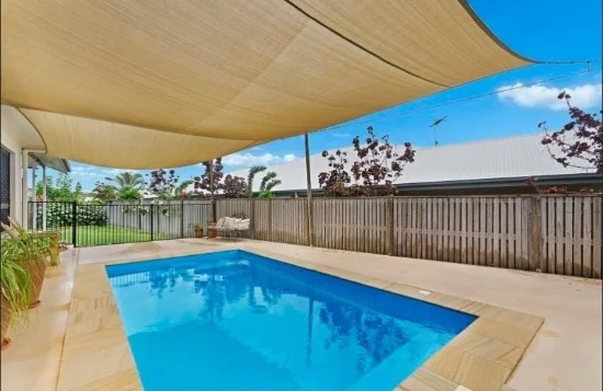 9 Channel St, Bushland Beach, Qld 4818