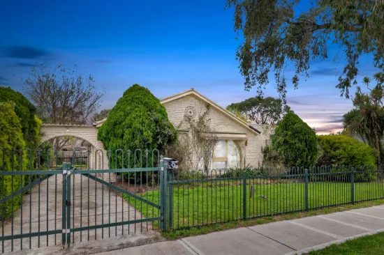 9 Circle Drive North, Cranbourne, Vic 3977