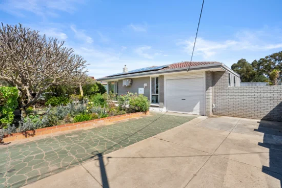 9 Columbia Close, Rockingham, WA 6168