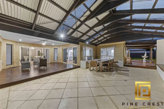 9 CONNEWARRE CLOSE, Manor Lakes, Vic 3024