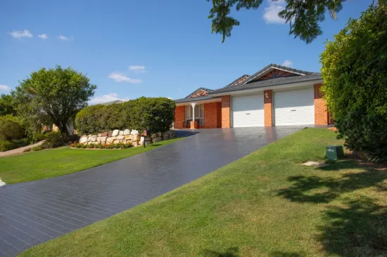 9 Cowley Drive, Flinders View, Qld 4305