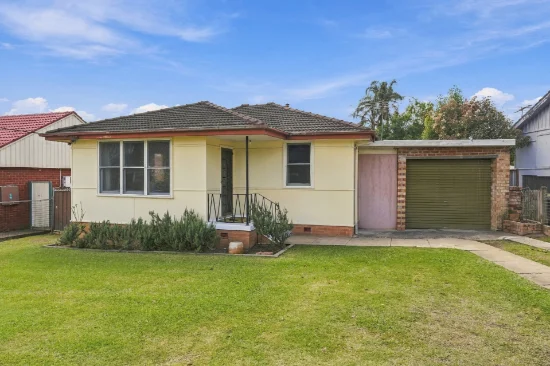 9 Dan Street, Campbelltown, NSW 2560