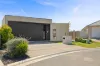 9 Denny Crescent, Gobbagombalin, NSW 2650