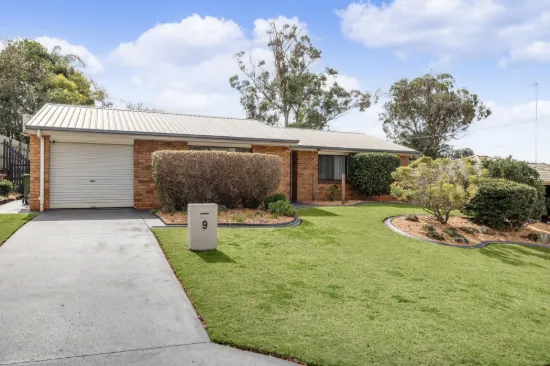 9 Dunemann Street, Kearneys Spring, Qld 4350