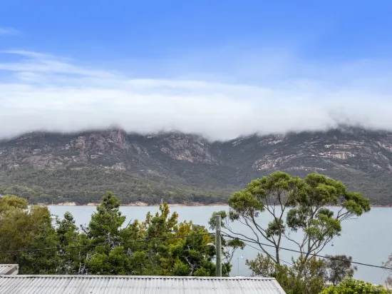 9 Esplanade East, Coles Bay, Tas 7215