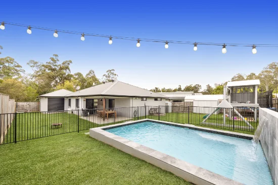 9 Eumeralla Crescent, Landsborough, Qld 4550