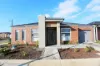 9 Falcon St, Armstrong Creek, Vic 3217