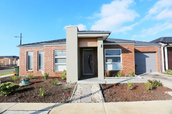 9 Falcon St, Armstrong Creek, Vic 3217