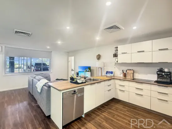9 Forrest Crescent, Dampier, WA 6713
