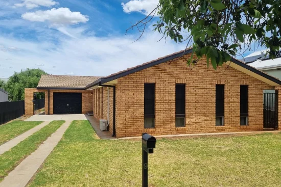 9 Grenfell Street, Parkes, NSW 2870