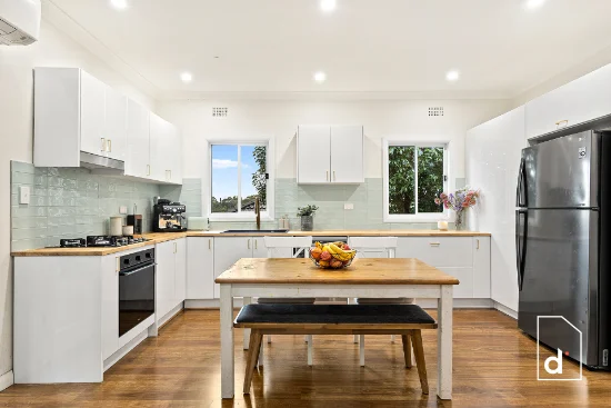 9 Hickman Street, Mount Saint Thomas, NSW 2500