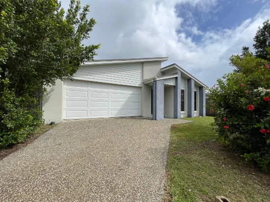 9 Holloways Court, Blacks Beach, Qld 4740