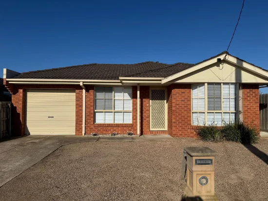 9 Holzgrefe Court, Altona Meadows VIC 3028-Image