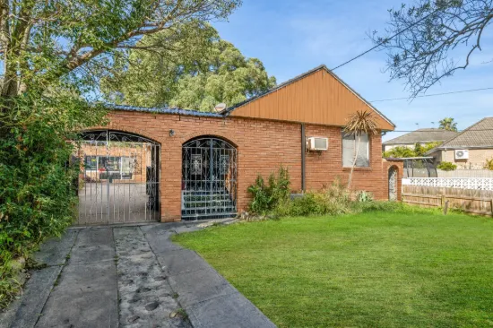 9 Jacqueline Crescent, Greenacre, NSW 2190