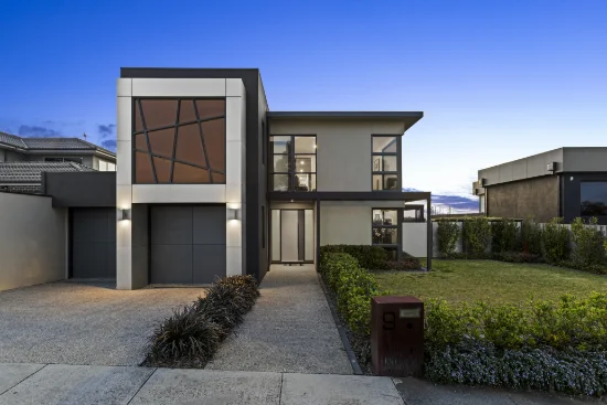 9 Karrakatta Grove, Highton, Vic 3216