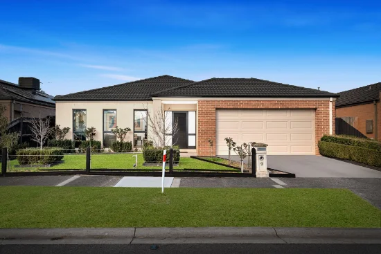 9 Kingsbarn Court, Cranbourne VIC 3977-Image