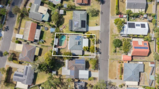 9 Kybean St, Riverhills, Qld 4074 - For Sale