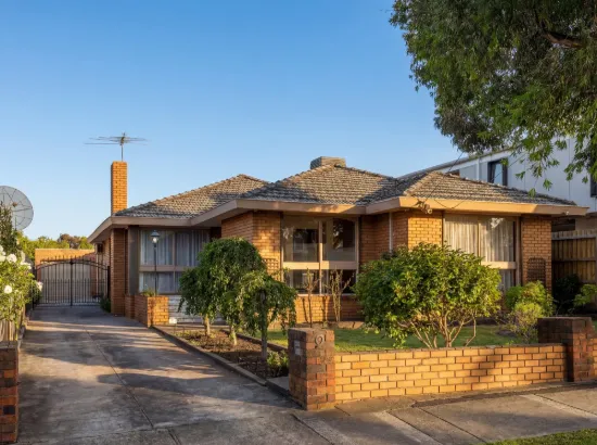9 Logan Street, Glenroy, Vic 3046