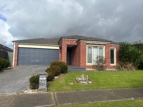 9 Lumina Avenue, Cranbourne North VIC 3977-Image