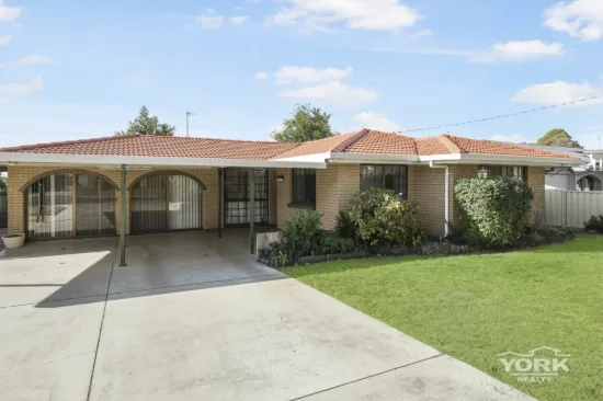 9 Lyndhurst Court, Newtown, Qld 4350
