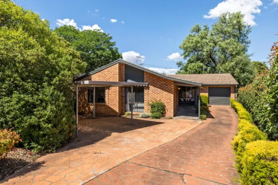9 Meymott Place, Latham, ACT 2615