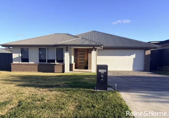 9 Monastery Drive, Goulburn, NSW 2580