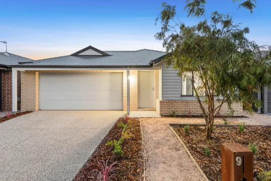 9 Norton Parade, Charlemont, Vic 3217