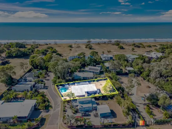 9 Ocean Court, Moore Park Beach, Qld 4670