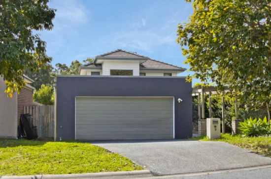 9 Pacific Place, Pacific Pines, Qld 4211