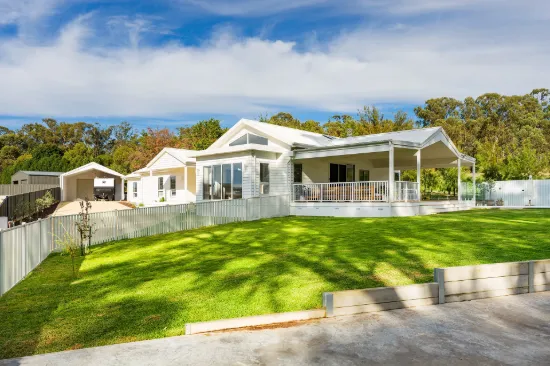 9  Pardalote Place, Castlemaine, Vic 3450