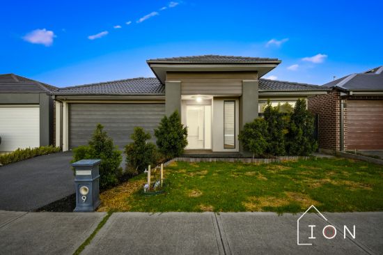 9 Parkgate Drive, Clyde North, Vic 3978