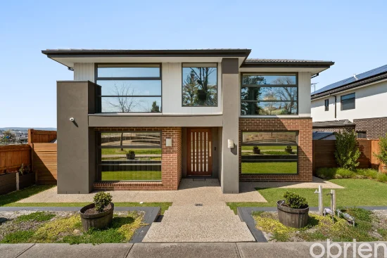 9 Pasture Circuit, Clyde North, Vic 3978