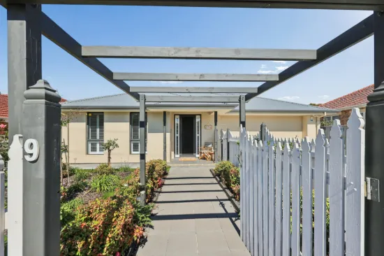 9 Peace Avenue, Victor Harbor, SA 5211