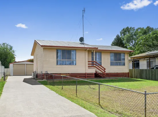 9 Rosalie Street, Kingsthorpe, Qld 4400
