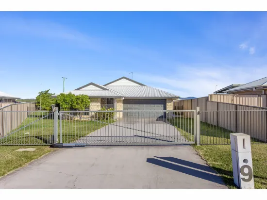 9 Rosebrook Place, Gracemere, Qld 4702