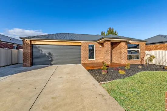9 Ruby Close, Delacombe, Vic 3356