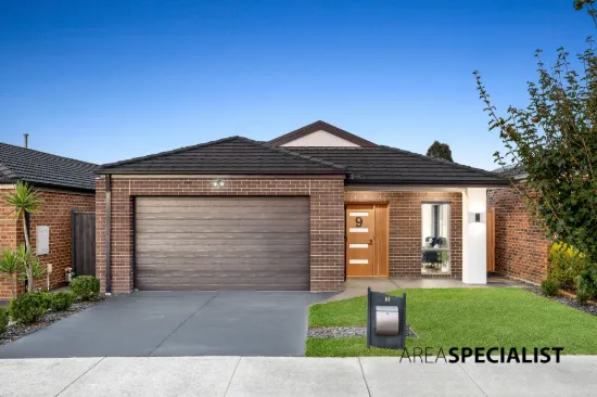 9 Saloon Circuit, Clyde North, Vic 3978