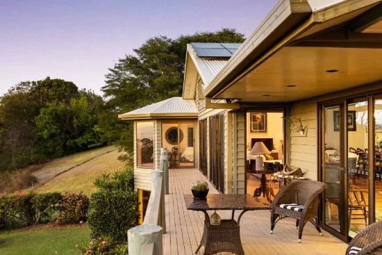 9 Scenic Crescent, Blue Mountain Heights, Qld 4350