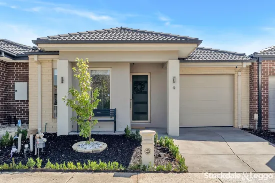 9 Selkirk Way, Mickleham, Vic 3064