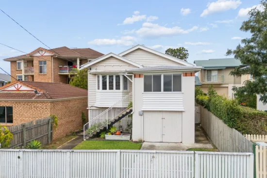 9 Seventh Avenue, Kedron, Qld 4031