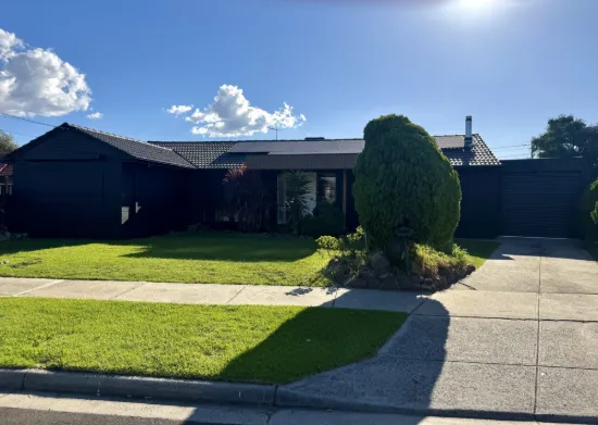 9 Sheldon Court, Gladstone Park, Vic 3043