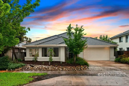 9 The Breezewater, Sanctuary Lakes, Vic 3030